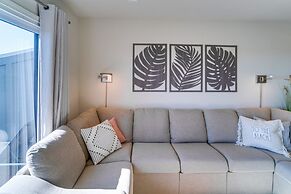 St Helena Island Vacation Rental: Walk to Beach!