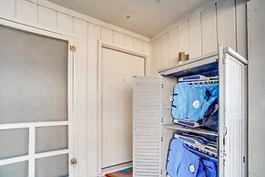 St Helena Island Vacation Rental: Walk to Beach!