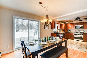 Spacious Family Home w/ Deck & Yard: 5 Mi to Stowe