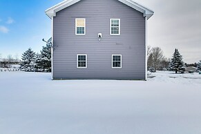 Spacious Family Home w/ Deck & Yard: 5 Mi to Stowe