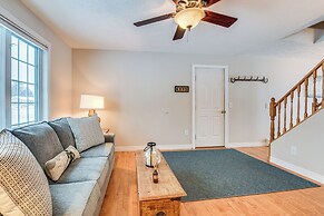 Spacious Family Home w/ Deck & Yard: 5 Mi to Stowe