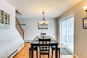 Spacious Family Home w/ Deck & Yard: 5 Mi to Stowe