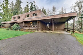 Charming Chehalis Retreat w/ Outdoor Grill + Deck!