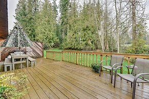 Charming Chehalis Retreat w/ Outdoor Grill + Deck!
