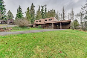 Charming Chehalis Retreat w/ Outdoor Grill + Deck!