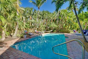 Fort Pierce Escape w/ Patio - Walk to the Beach!