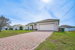 Dog-friendly Home w/ Screened Porch in Cape Coral!