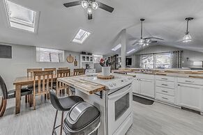 Ruidoso Retreat w/ Mtn Views ~ 20 Mi to Ski Apache