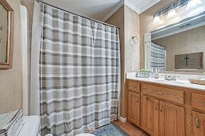 Clarksville Home w/ Porch & Fishing Pond Access!