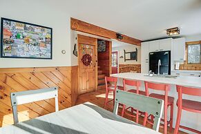 Cozy Cabin Between Stratton Resort & Mount Snow