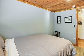 Cozy Cabin Between Stratton Resort & Mount Snow