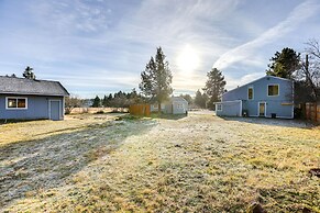 Bend Home w/ Fire Pit, 4 Mi to High Desert Museum!