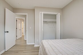 Sanford Family Home w/ Deck ~ 2 Mi to Downtown!