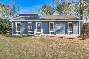 Sanford Family Home w/ Deck ~ 2 Mi to Downtown!