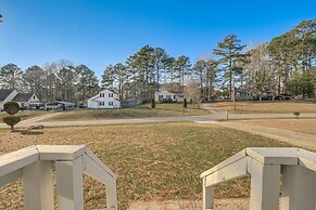 Sanford Family Home w/ Deck ~ 2 Mi to Downtown!