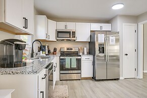 Sanford Family Home w/ Deck ~ 2 Mi to Downtown!