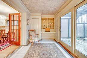 Spacious Jamestown Home Near Nat'l Comedy Center!