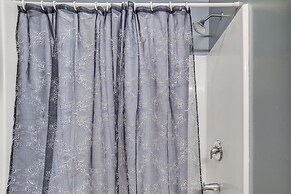 Pennsylvania Home w/ Hot Tub: 7 Mi to Kalahari!