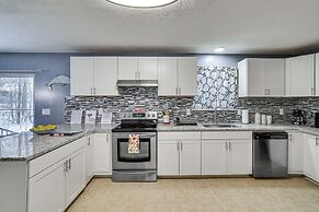 Pennsylvania Home w/ Hot Tub: 7 Mi to Kalahari!