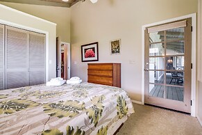 Honomu Home w/ Screened Lanai + Ocean Views!