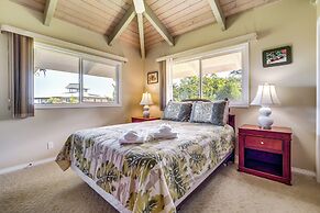 Honomu Home w/ Screened Lanai + Ocean Views!