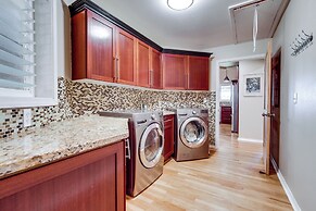 Honomu Home w/ Screened Lanai + Ocean Views!