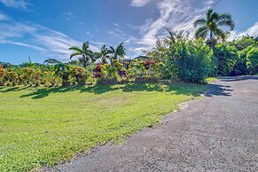 Honomu Home w/ Screened Lanai + Ocean Views!