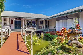 Honomu Home w/ Screened Lanai + Ocean Views!