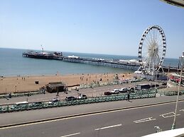 Seaview Regency Apartment With Private Parking