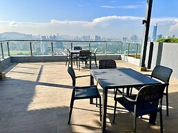 Neu Suites by Moonlight