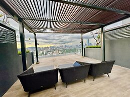 Neu Suites by Moonlight