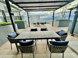 Neu Suites by Moonlight