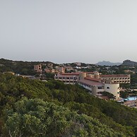 Seaside Apartment Baja Sardinia - 6pl August - 150 m From Smeraldo Bea