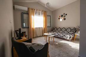 Villa Myra in Kalivia Thorikou