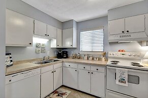 Toes In The Water / 4406 Hhr 2 Bedroom Condo by RedAwning