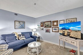 Toes In The Water / 4406 Hhr 2 Bedroom Condo by RedAwning