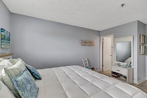 Toes In The Water / 4406 Hhr 2 Bedroom Condo by RedAwning