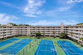 Toes In The Water / 4406 Hhr 2 Bedroom Condo by RedAwning