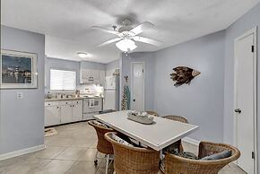 Toes In The Water / 4406 Hhr 2 Bedroom Condo by RedAwning