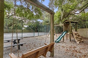 Finn's Island Retreat The Spa #3132 2 Bedroom Condo by RedAwning