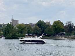 Romantic 3beds Yacht Escape on Thames