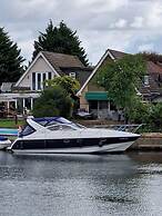 Romantic 3beds Yacht Escape on Thames