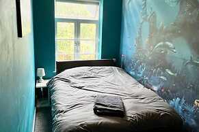 Inviting 4-bed House Near Heathrow w/ Fireplace
