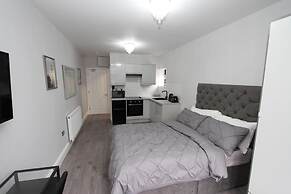 New Cosy Studio in London!