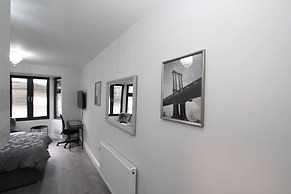 New Cosy Studio in London!
