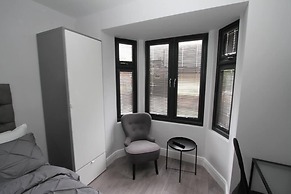 New Cosy Studio in London!