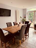 Central Beverley 4-bedroom Townhouse