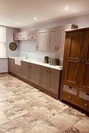 Central Beverley 4-bedroom Townhouse