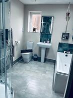 Central Beverley 4-bedroom Townhouse