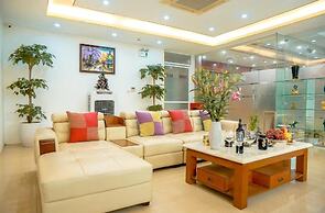 Aloha Hotel Tay Ho -by Bay Luxury